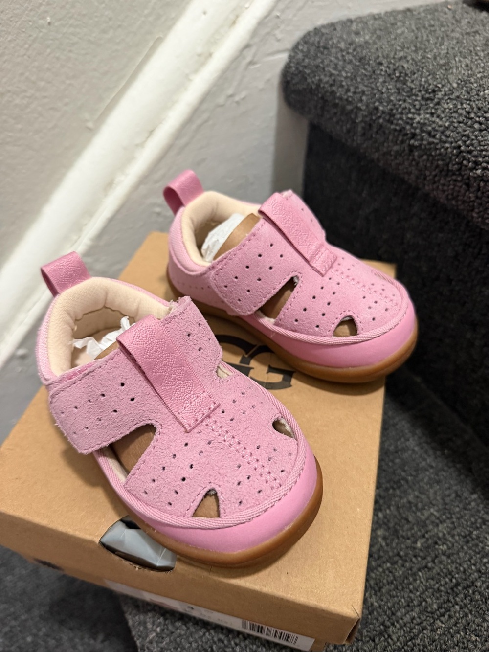 UGG Toddler Adventurer Sandals Size 4 Pink